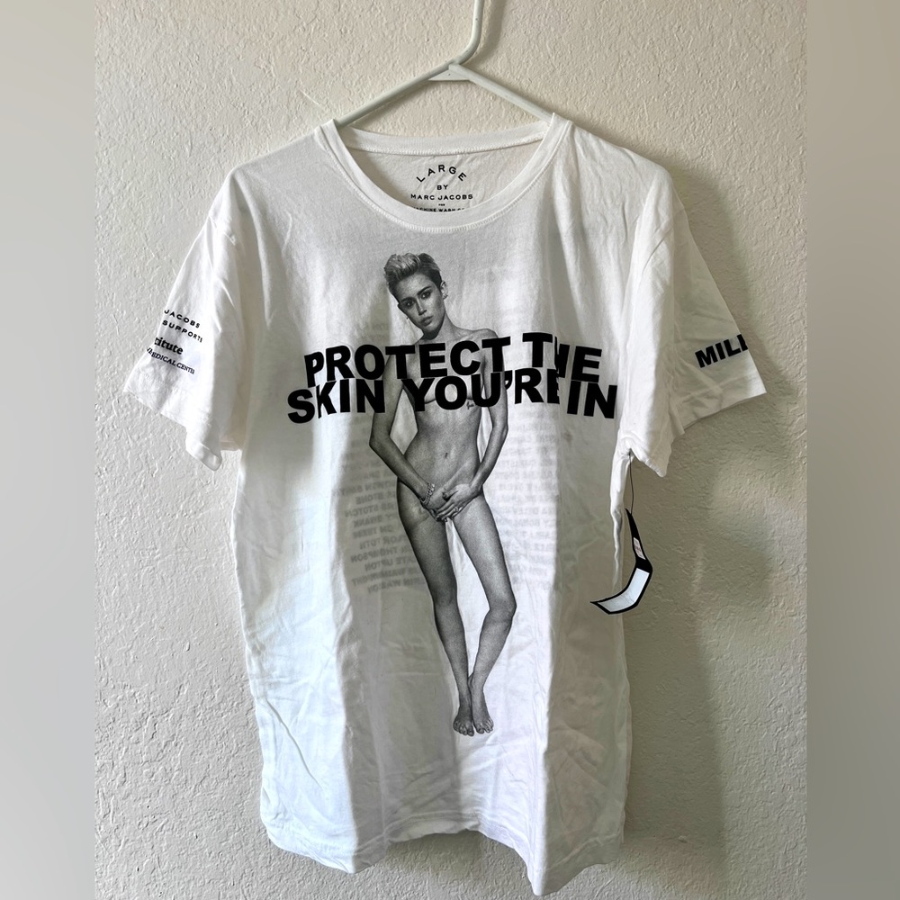 NWT Marc Jacobs Vintage Miley Cyrus t shirt size large. Never worn!